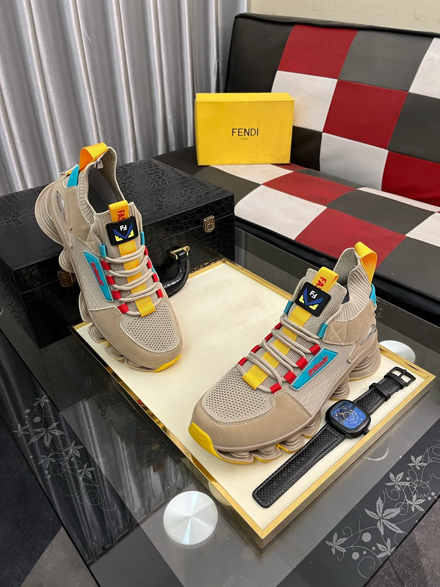 Men's Men's Shoes💰458⌚️⌚️[FENDI] Fendi's classic and comfortable men's, this complex sneaker is made of soft calfskin➕genuine leather lining➕original ultra-light rubber material with rough outsole. This unique light style is suitable for the casual and refined sensibility of this season. It is comfortable and natural on the feet. It is an everyday style for casual travel in autumn and winter! 38−442️⃣colors available